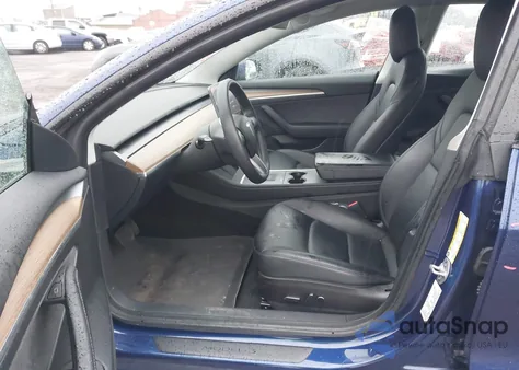 2022 Tesla Model 3 Rear-Wheel Drive z USA, uszkodzony, nr VIN 5YJ3E1EA3NF341830